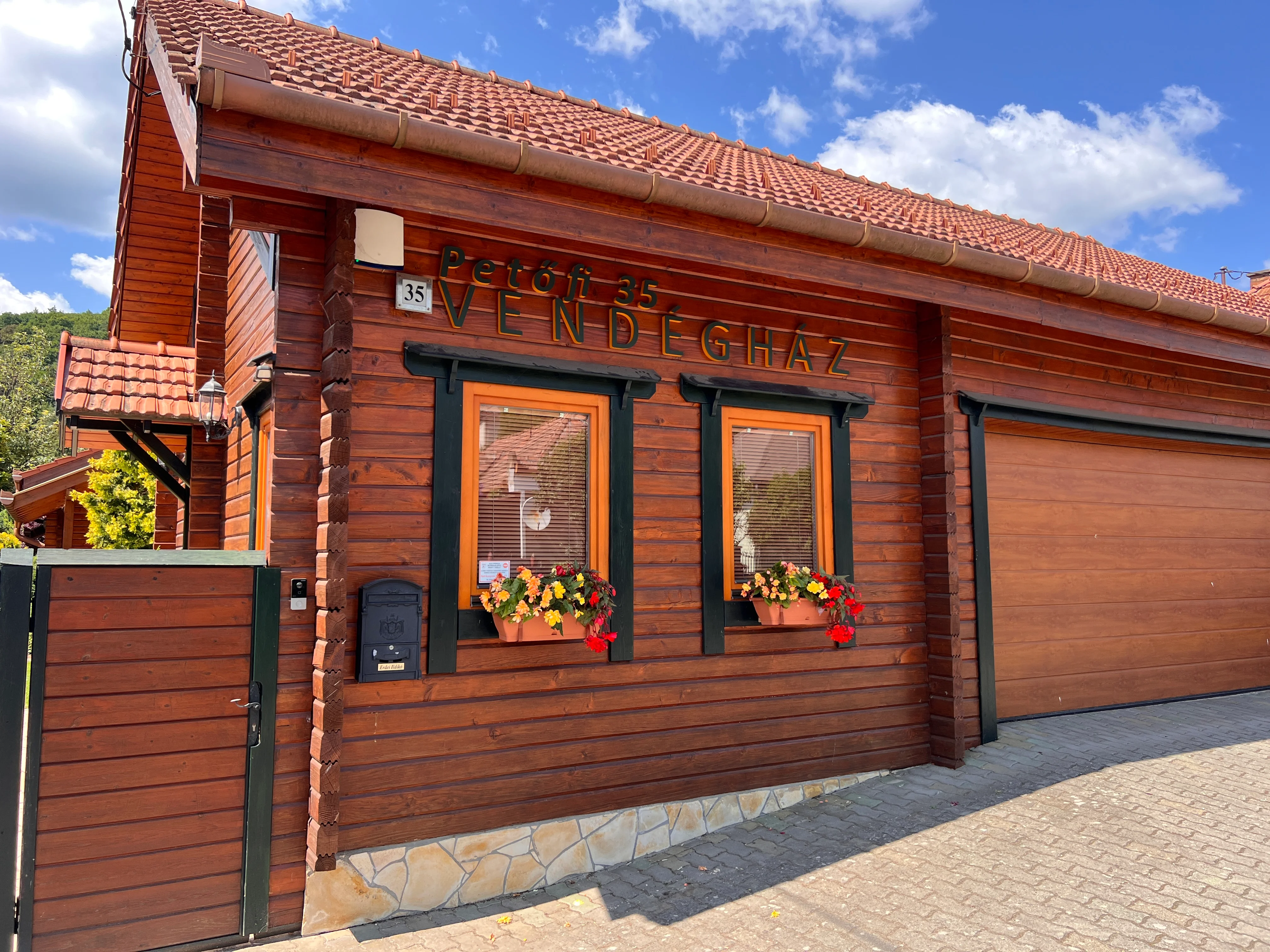 Kéktúra vendégház Sirok szállás