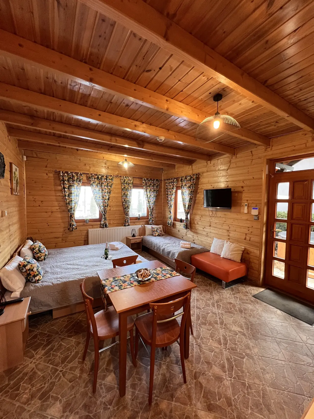 Kéktúra vendégház Sirok szállás